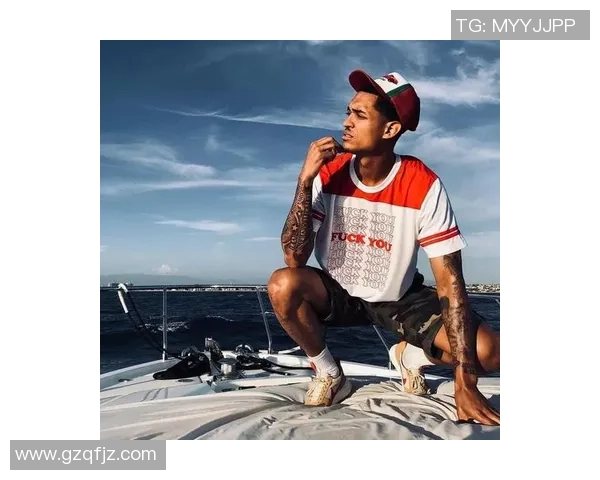 创意足球人偶球星挂件潮流饰品为你点亮个性时尚生活 创意足球人偶球星挂件潮流饰品为你点亮个性时尚生活