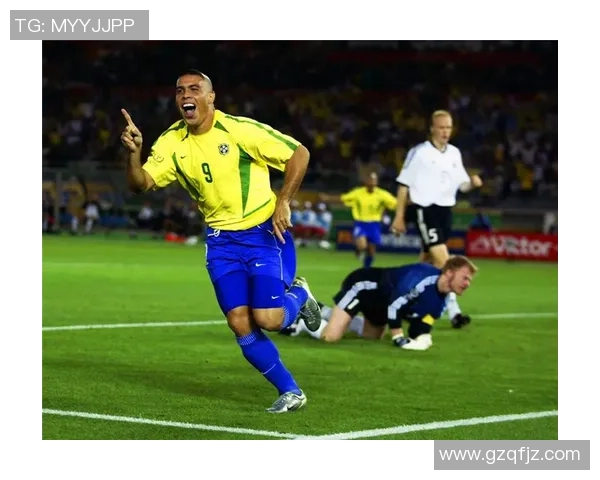 异瞳传奇球星的绿茵故事与足球赛场上独特魅力 异瞳传奇球星的绿茵故事与足球赛场上独特魅力