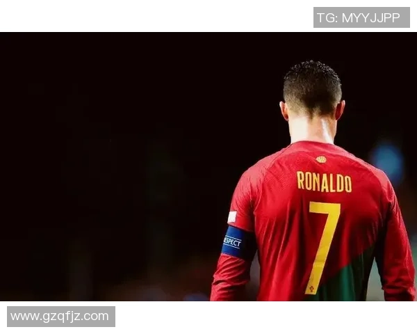 足球场上背影的传奇球星 他们的背后故事与辉煌瞬间