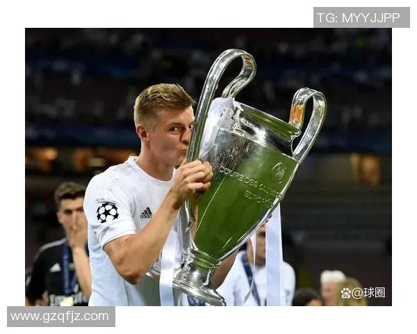 足球球星戴帽子背后的传奇故事与巅峰时刻解析